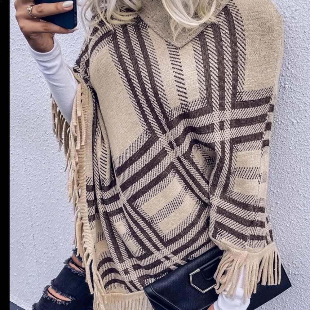 Boho fringe poncho - Picture 6 of 6